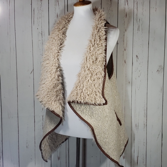 Love Tree Sweaters - Love Tree Faux Fur/Leather Wool Vest/Cardigan Lg